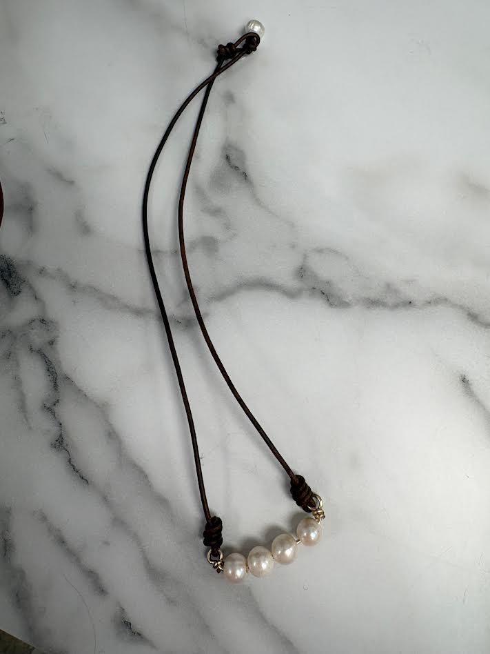 4 Pearl Leather Necklace